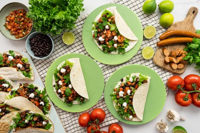 Espanjalaiset chorizotortillat & pico de galloa