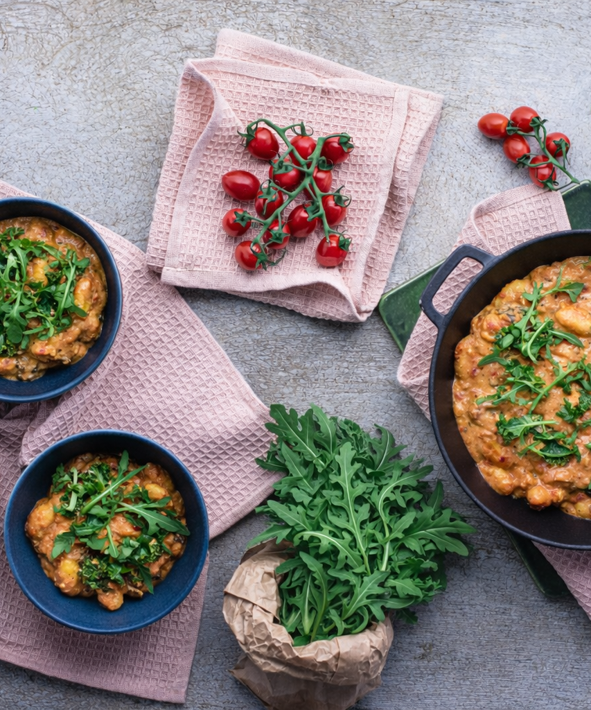 Gnocchi v rajčatovo-ricottovém pestu s kuřecím masem a rukolou