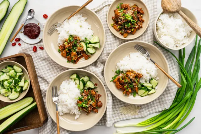 Chicken in Korean Gochujang Sauce & Rice