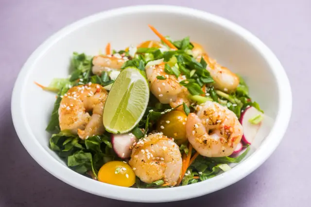Summer salad with shrimp