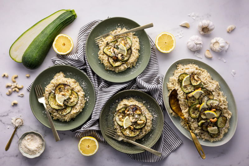 Citronové orzotto s kešu oříšky, mascarpone a pečenou cuketou