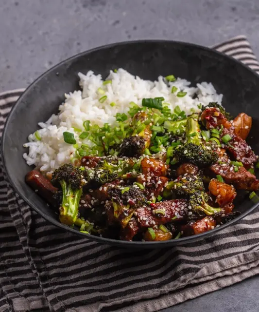 Beef in Soy and Sesame Sauce with Rice & Broccoli