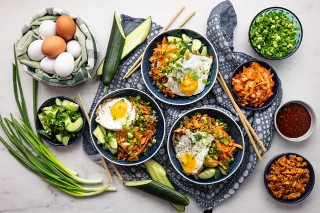 Ruokaboksin bibimbap broilerin jauhelihalla