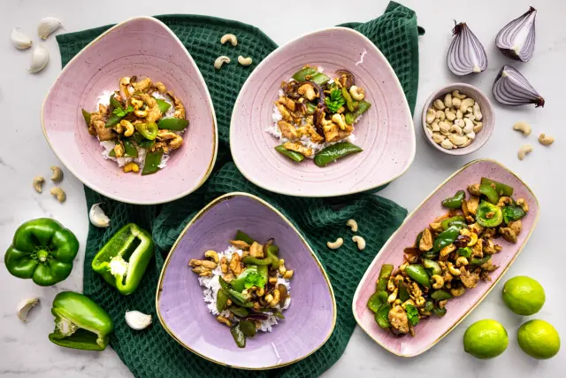 Kiinalaista cashew kanaa & riisiä
