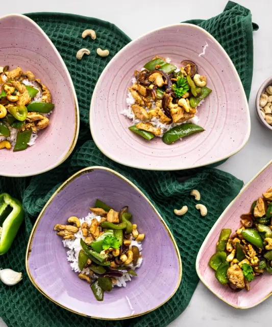 Kiinalaista cashew kanaa & riisiä
