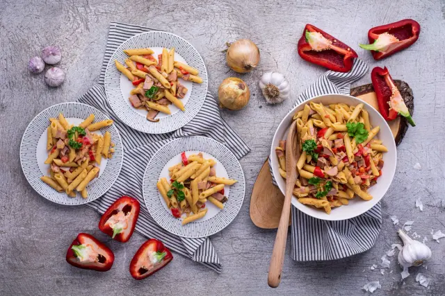 Creamy Pasta with Ham and Fresh Salad