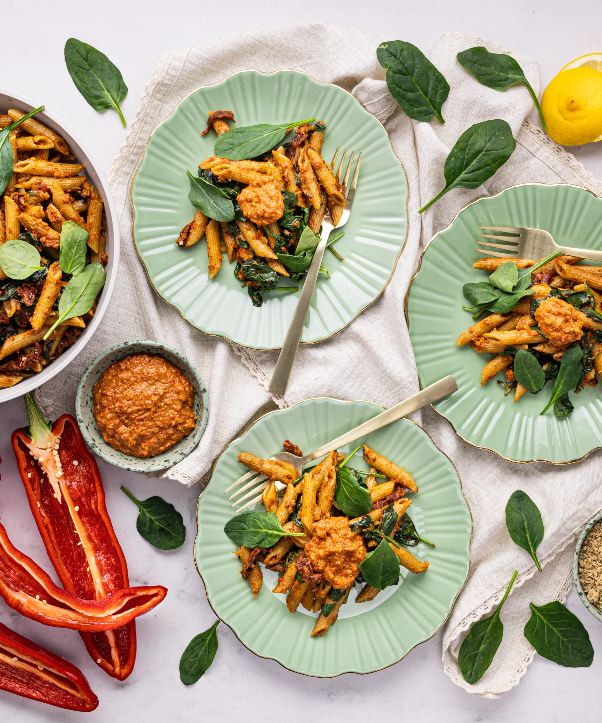 Pasta tomati "pesto" ja spinatiga