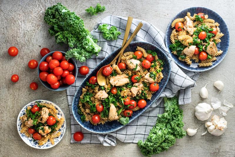 Sitruksinen kanapasta kirsikkatomaateilla & parmesanjuustolla