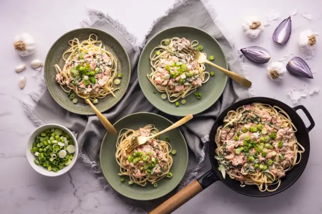 Smoked Salmon Pasta with Cream Cheese and Spring Onion