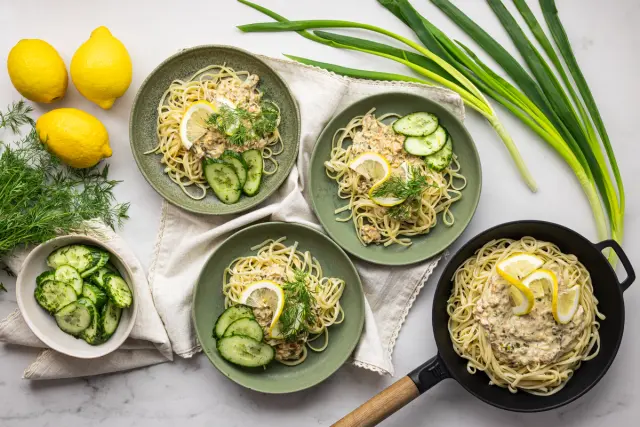 Gluteeniton pasta luonnonkalasta & mummonkurkkuja