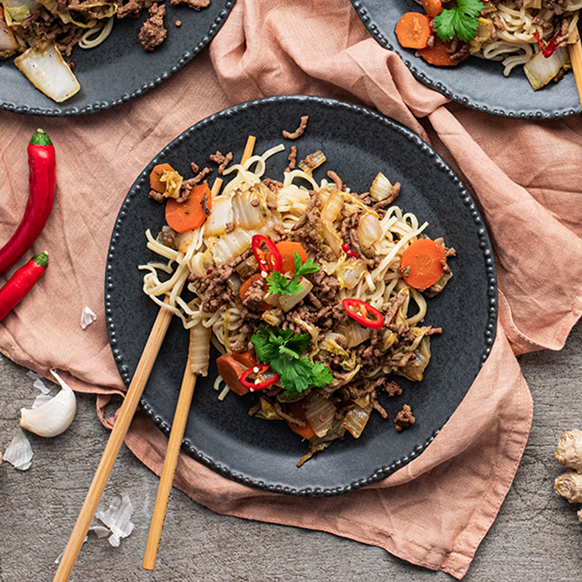 Mausteinen Jauhelihawokki Nuudeleita Ruokaboksi