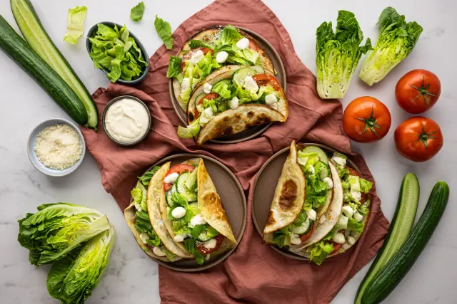 Smash tacot broilerin jauhelihalla, parmesanjuustolla & caesarkastikkeella