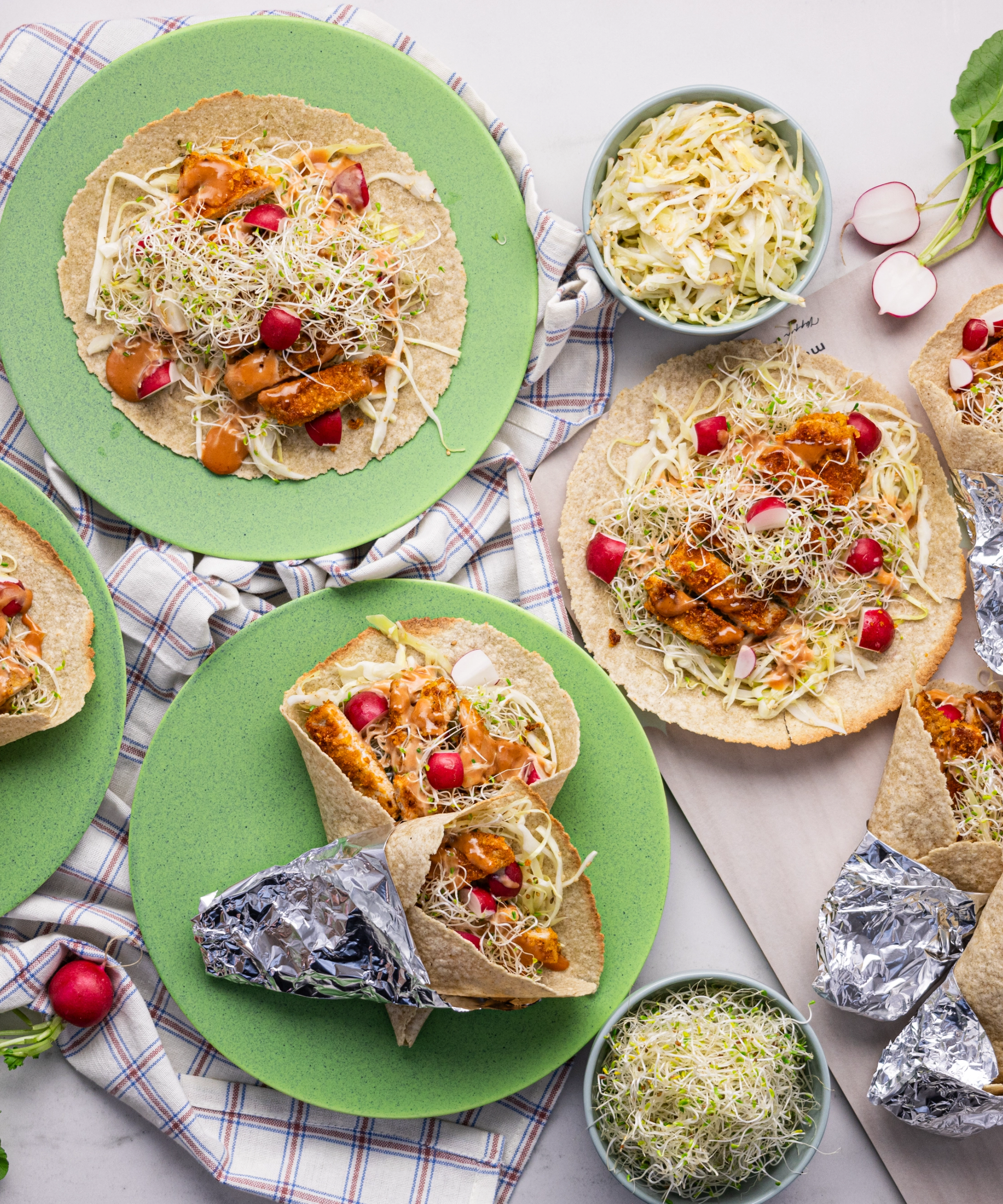 Tortillawrapit rapealla possulla & BBQ-majoneesilla