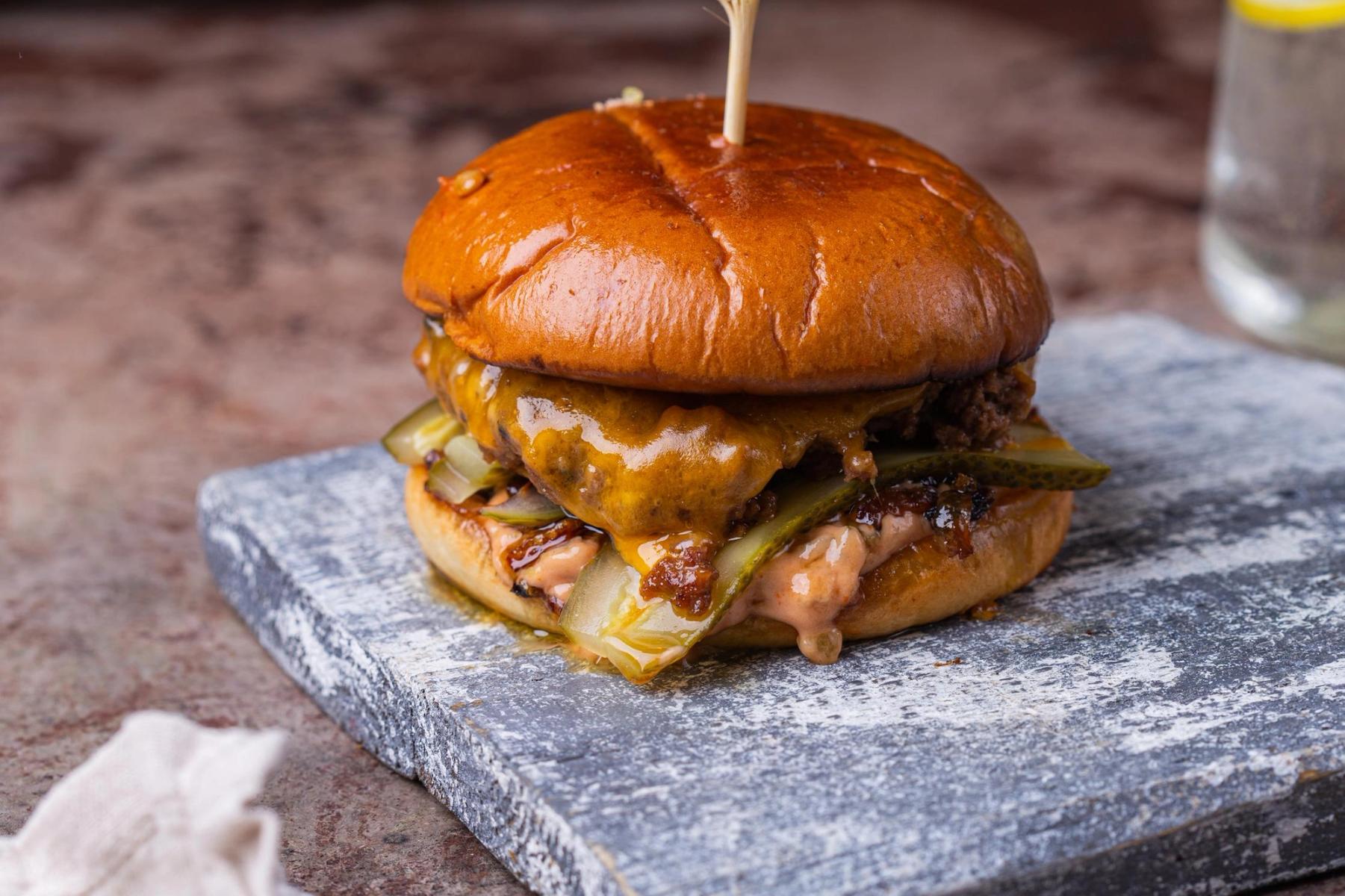 Beef Burger with Caramelized Onions &amp; BBQ Sauce | Yummy