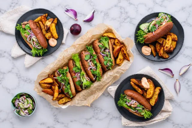 Chicken Banh mi hodarit & paahdettuja lohkoperunoita