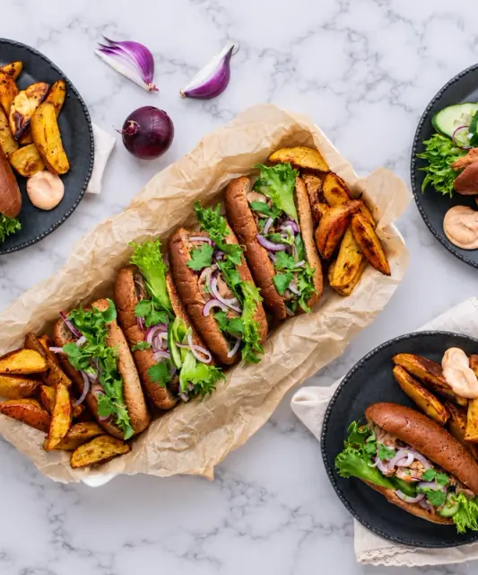 Chicken Banh mi hodarit & paahdettuja lohkoperunoita
