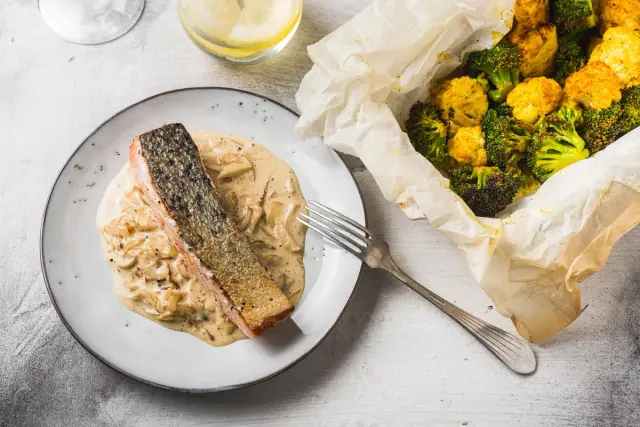 Salmon with Baked Veggies & Creamy Onion