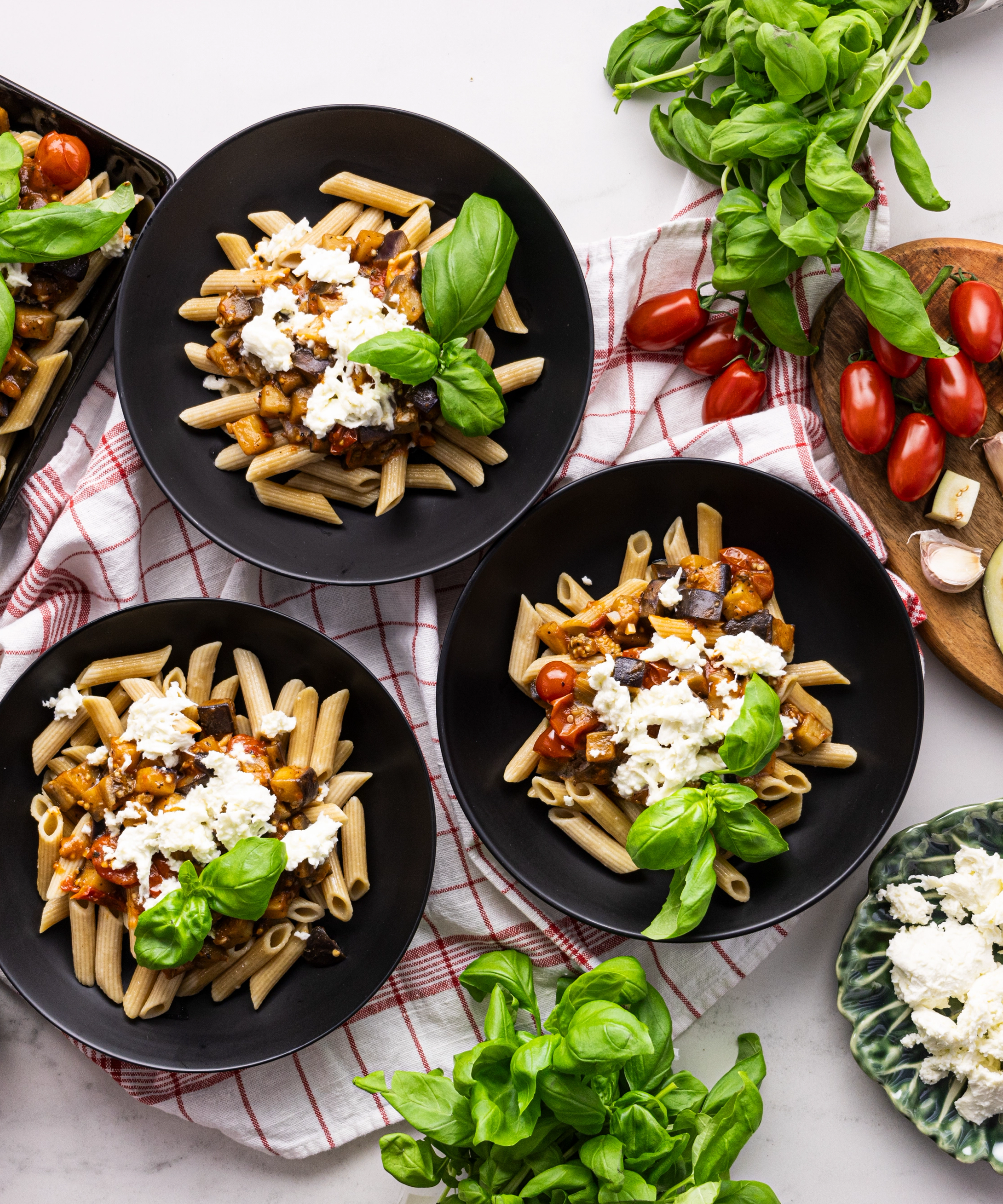 Pasta alla Norma - pasta baklažaani ja mozzarellaga