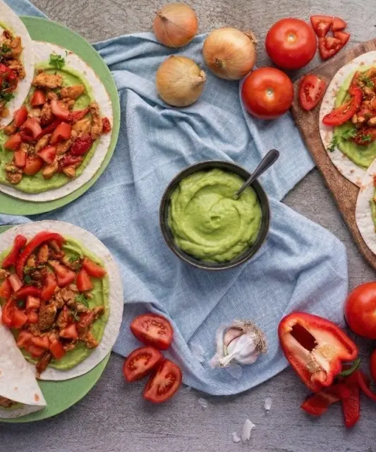 Chicken Tortillas with Vegetables and Avocado Dip