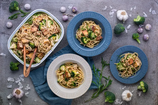 Pasta savutofulla & broccolilla