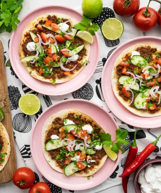 Ruokaboksi’s Turkish Mince Pizzas & Yoghurt Sauce