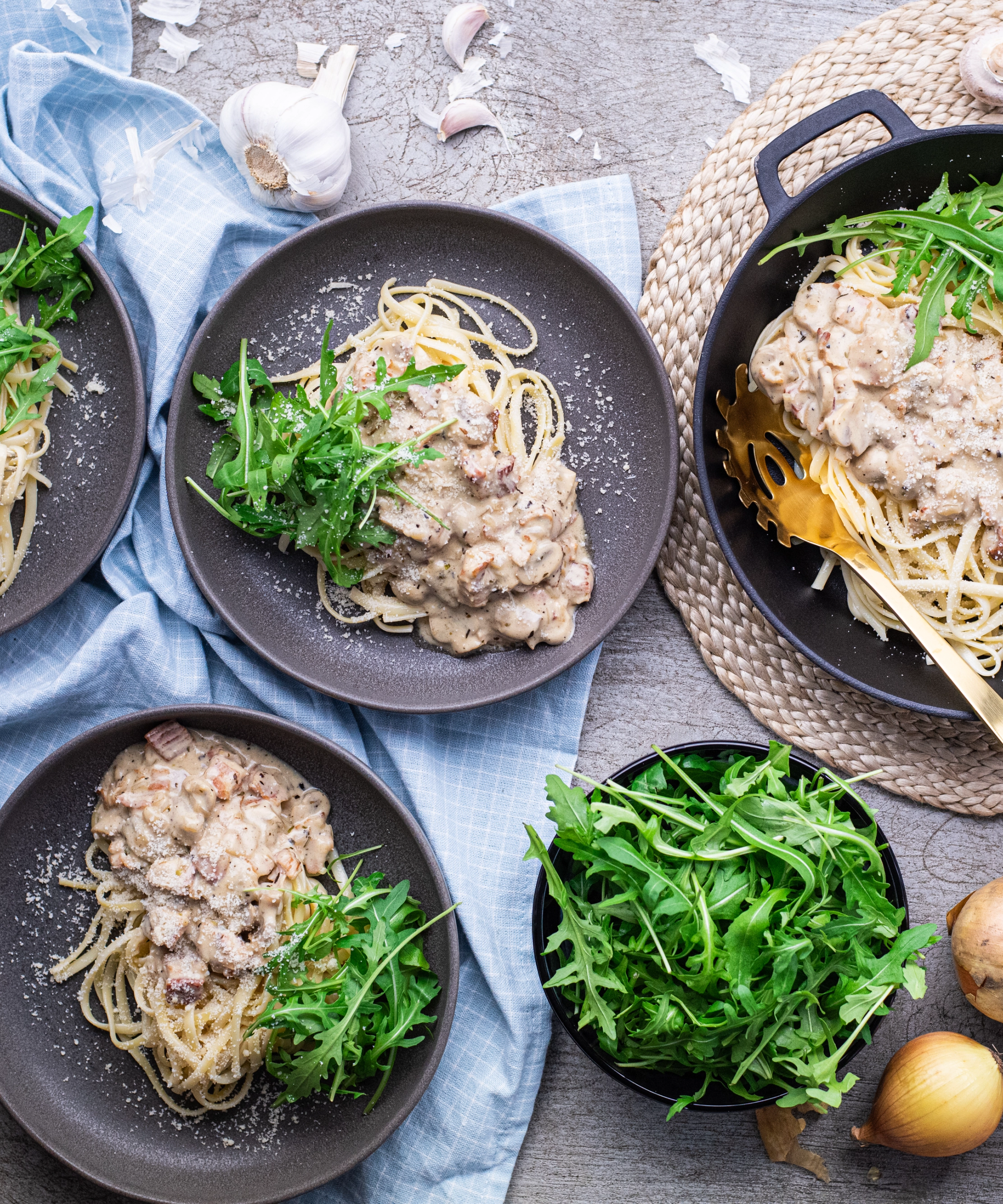 Uhoľnícke cestoviny s pancettou a syrom parmezánového typu
