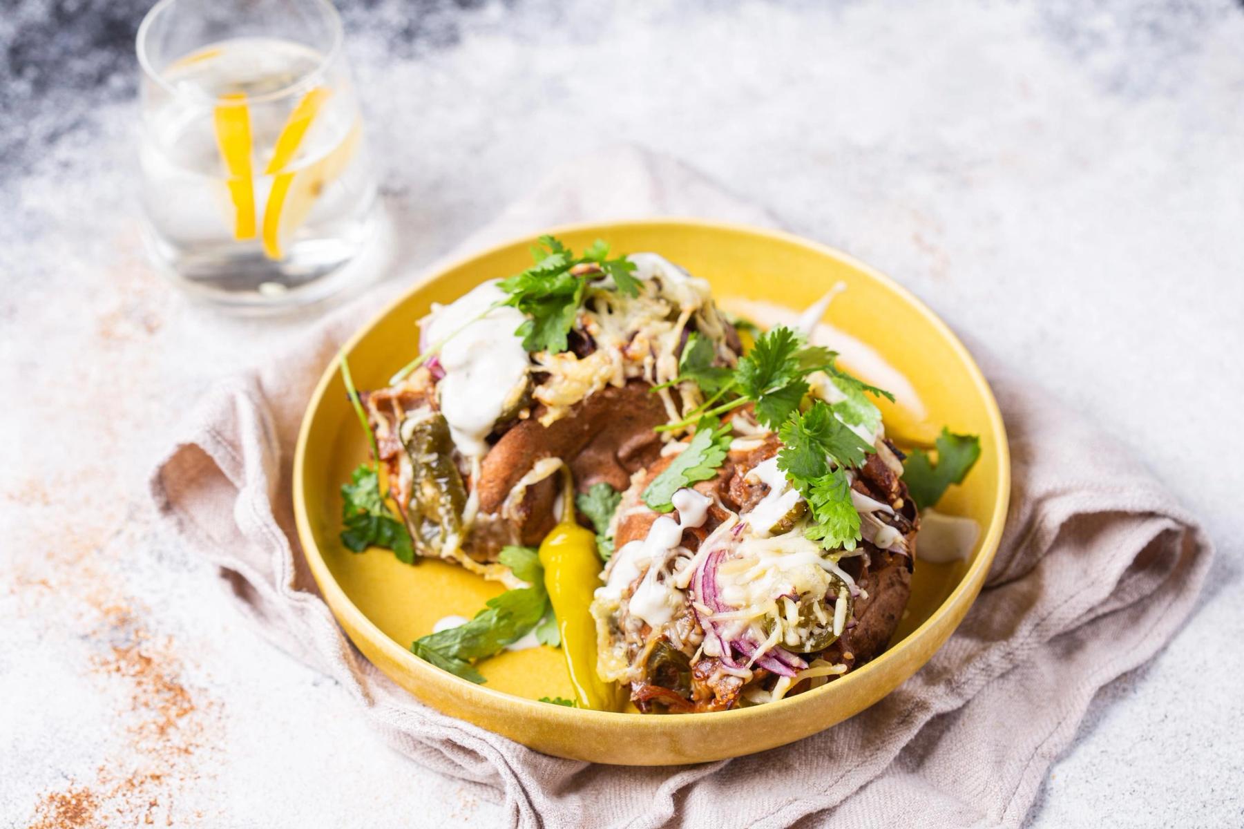 Filled Sweet Potato with pulled Pork, Jalapeno and BBQ Sauce | Yummy