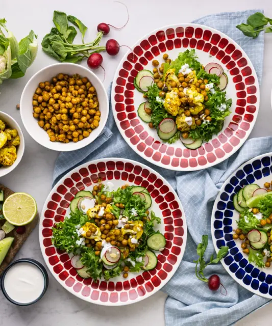 Salad with Roasted Cauliflower & Chickpeas