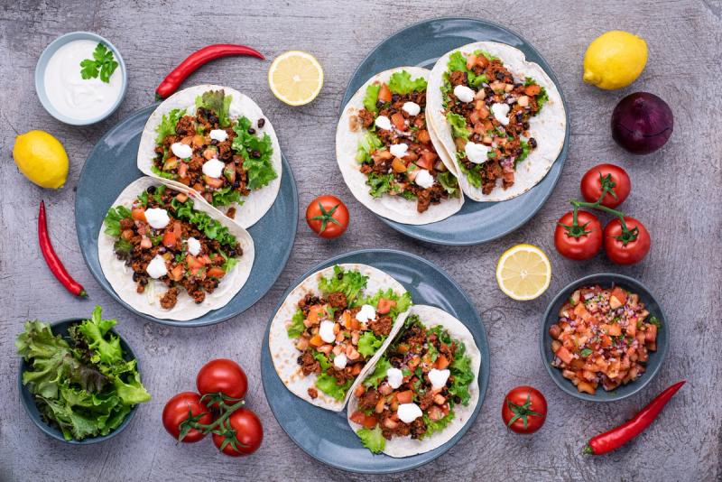 Mausteiset tex-mex tortillat & raikasta pico de galloa
