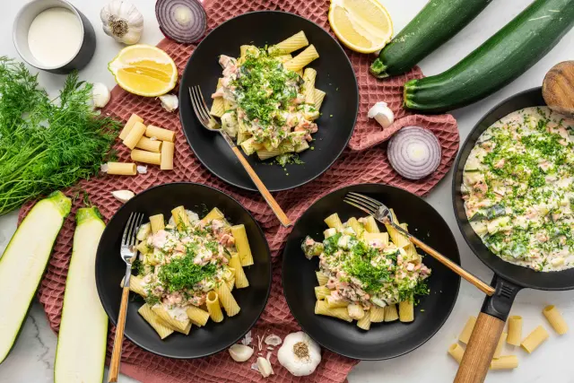 Maukas koskenlaskijan lohipasta