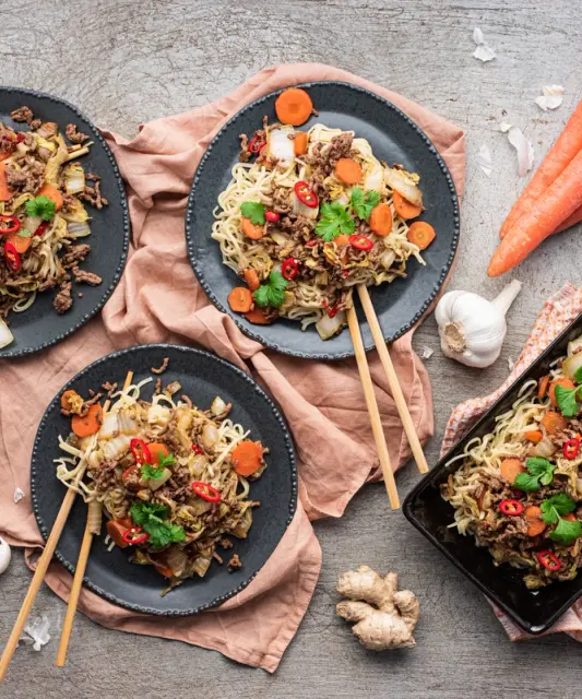 Spicy Ground Meat Stir-Fry with Noodles