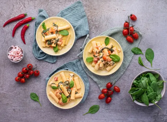 Lime Prawns Rigatoni with Spinach and Cherry Tomatoes