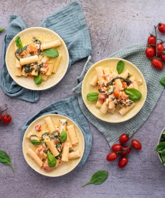 Lime Prawns Rigatoni with Spinach and Cherry Tomatoes