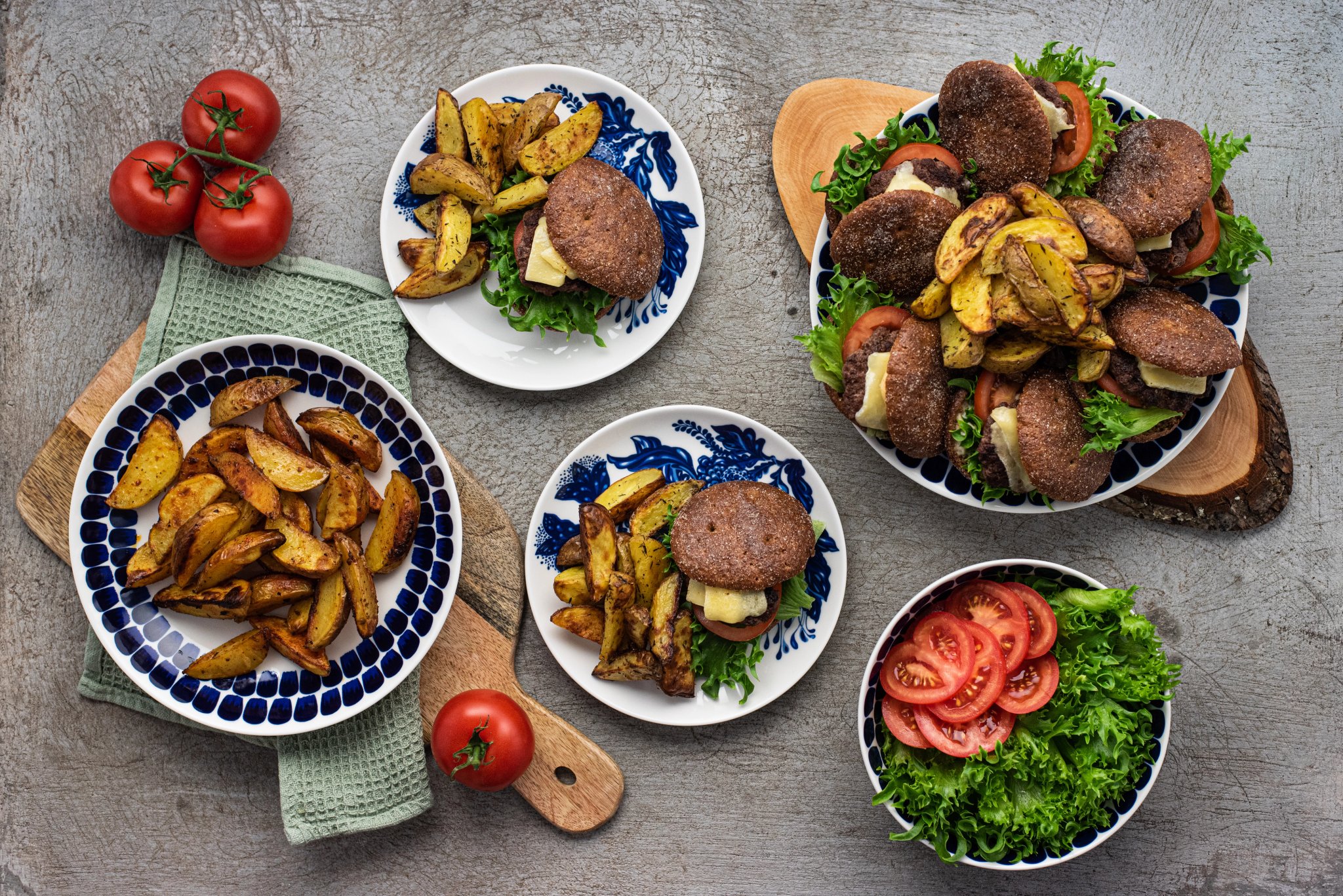 Ruokaboksin ruisburgerit & paahdettuja veneperunoita