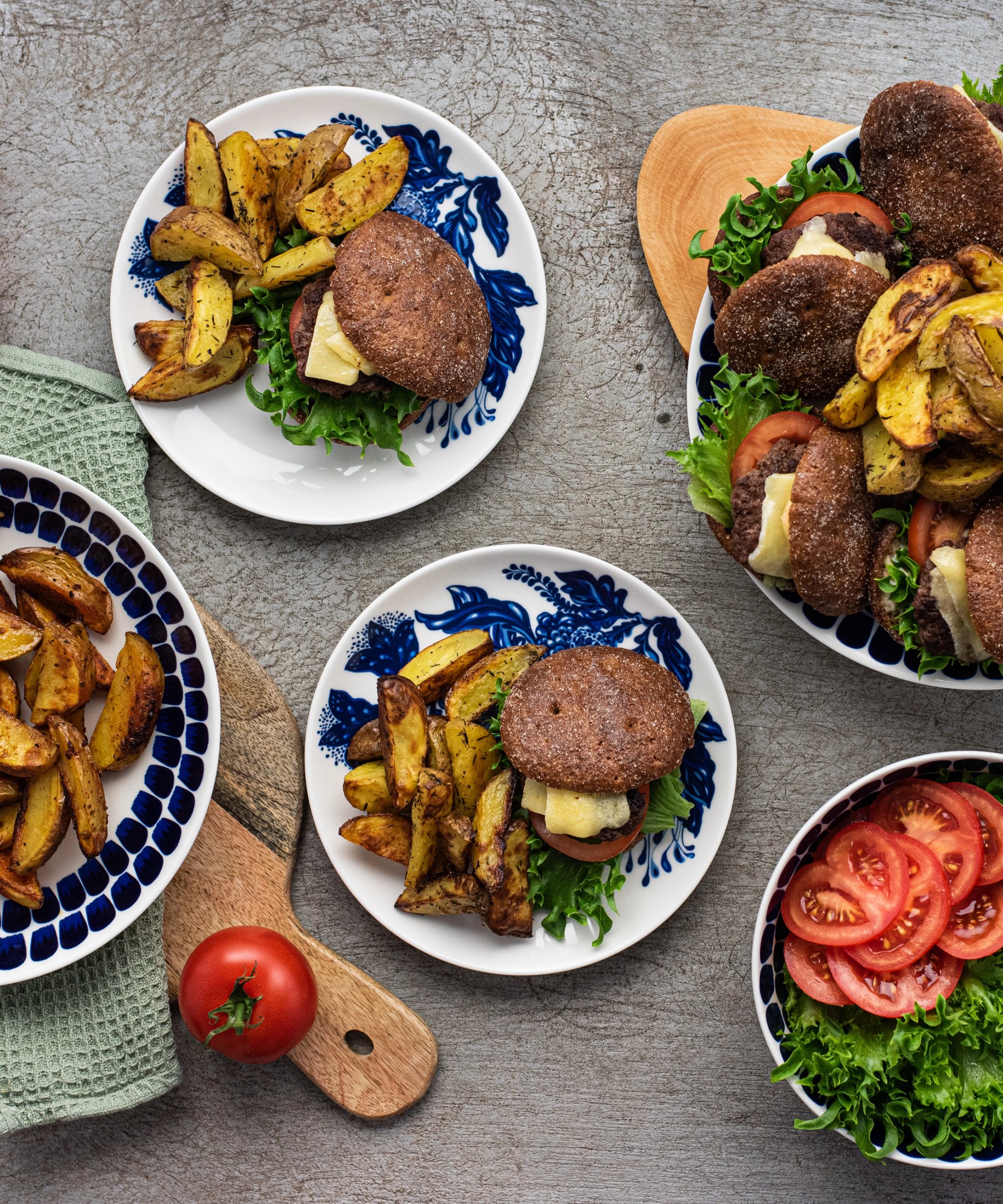 Ruokaboksin ruisburgerit & paahdettuja veneperunoita