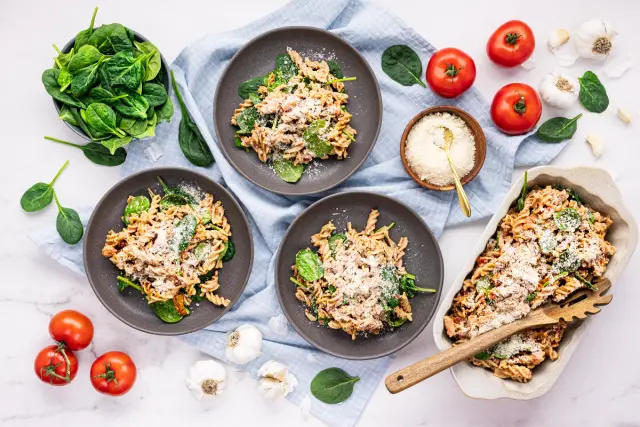 Pasta with Roasted Tomatoes, Spinach and Cream Cheese