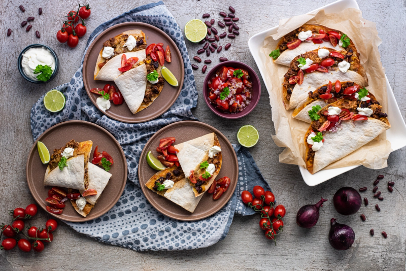 Jauhelihalla & juustolla täytetyt quesadillat
