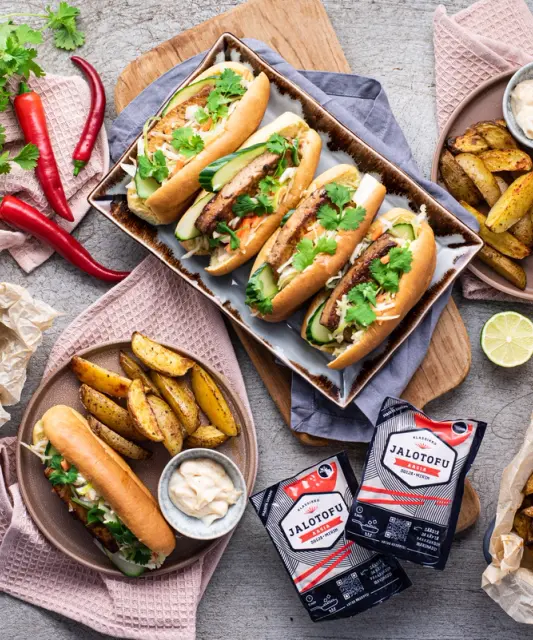 Banh mi hodarit Aasia-tofulla & paahdettuja perunoita