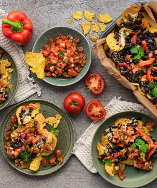 Rapeaksi gratinoitu nachopelti härkiksellä & pico de galloa