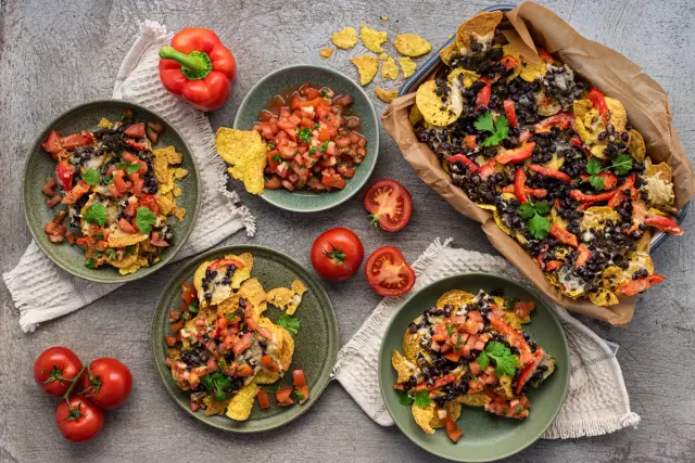 Rapeaksi gratinoitu nachopelti härkiksellä & pico de galloa