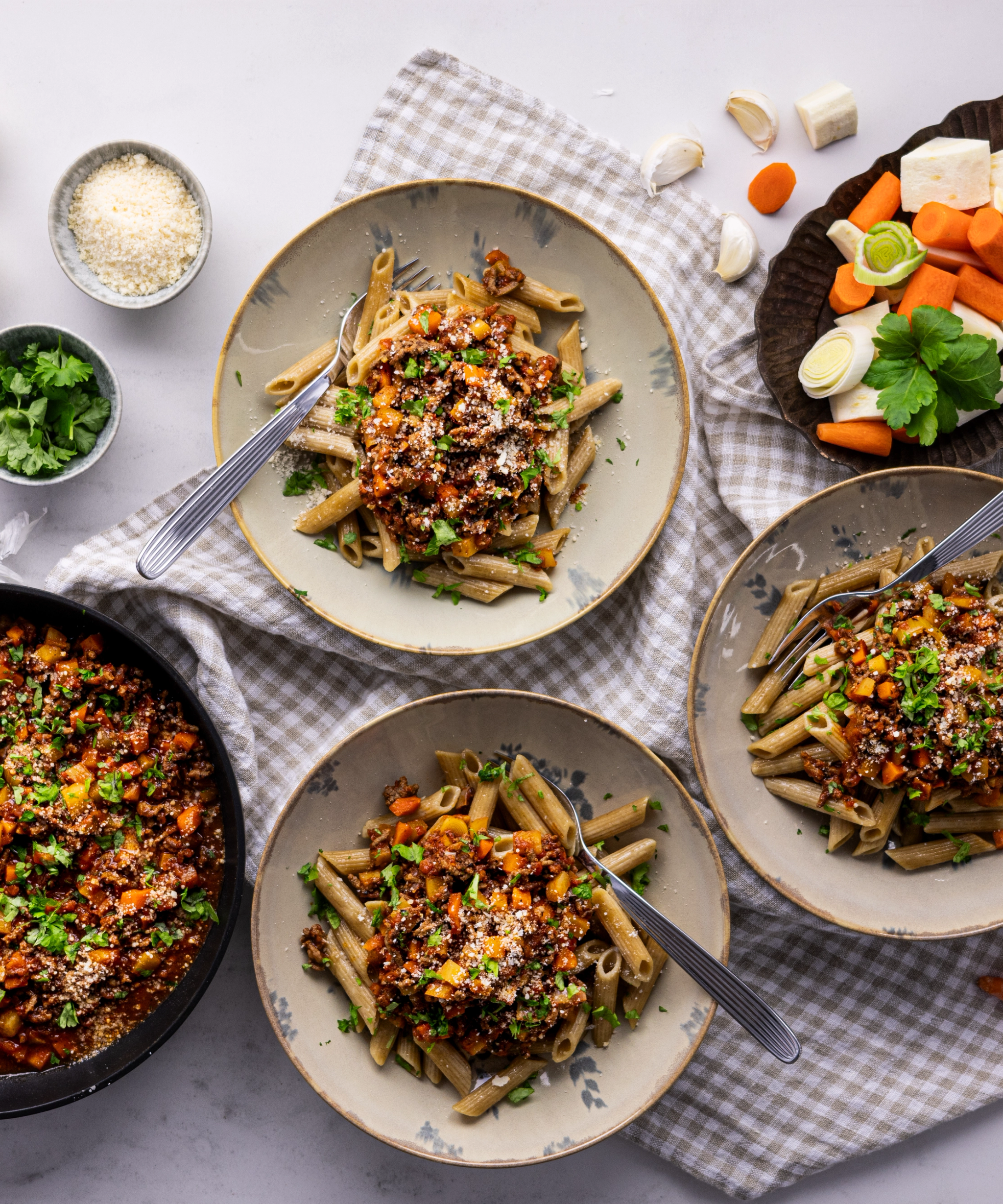 Pasta Bolognese & parmesanjuustoa