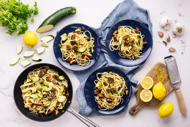 Gluteeniton pasta halloumijuustolla & kesäkurpitsalla