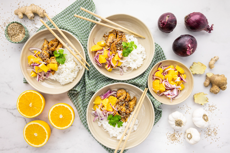 Kuřecí teriyaki s rýží a pomerančovým salátem