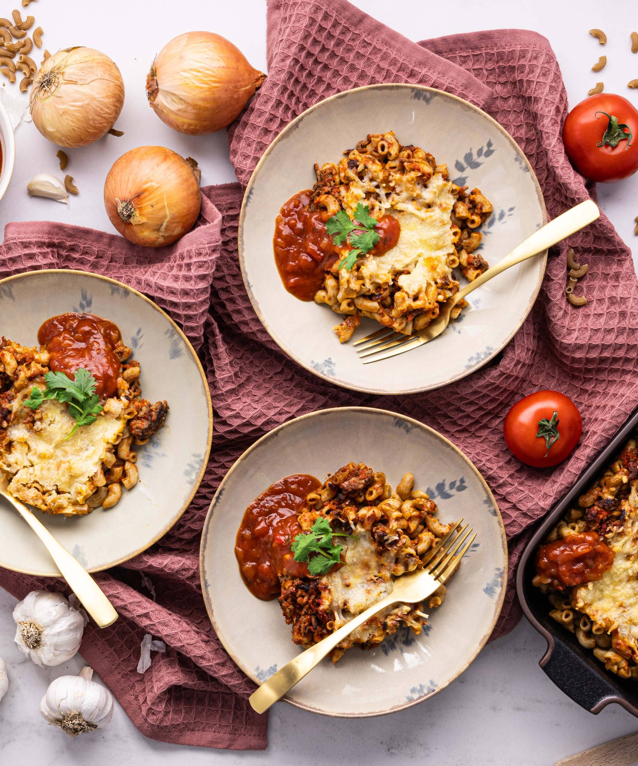 Zapečené cestoviny s tex-mex mletým mäsom, syrom a salsou