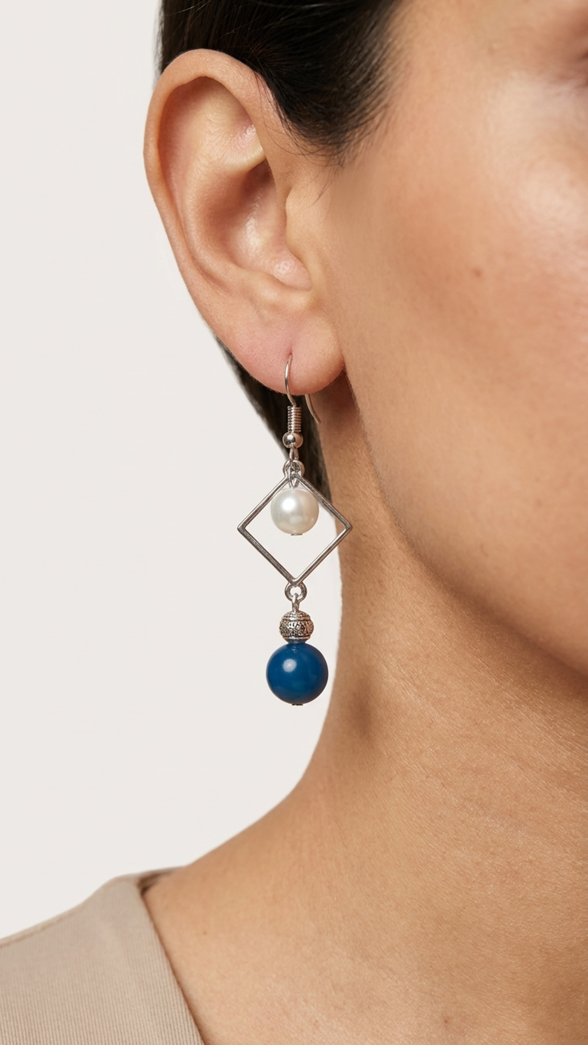 The Midnight Pearl, Earrings (view 4)