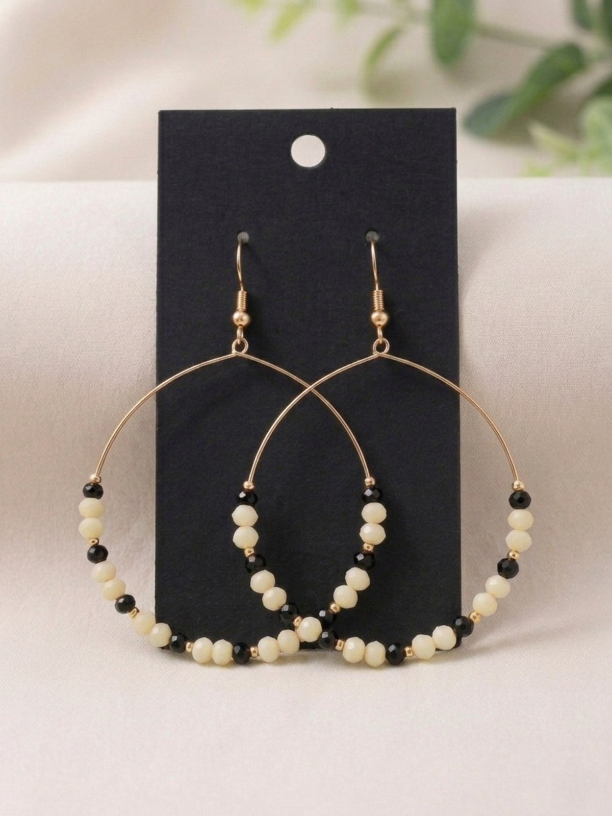 The Vanilla Loops, Earrings