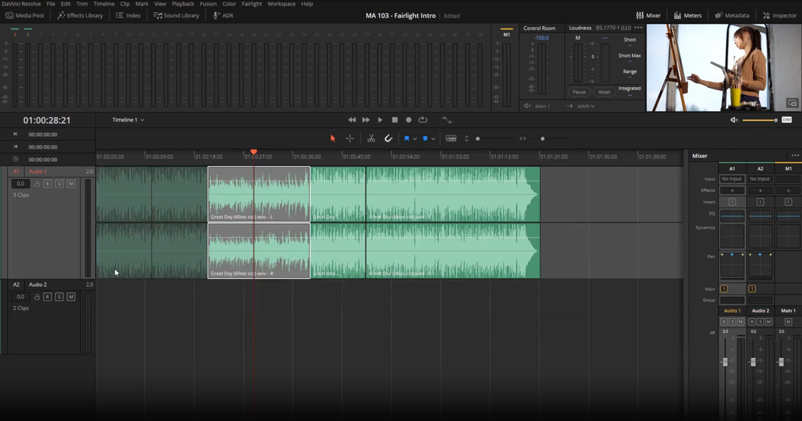 Interface do DaVinci Resolve na aba Fairlight mixando a música de fundo para vlog com a voz.