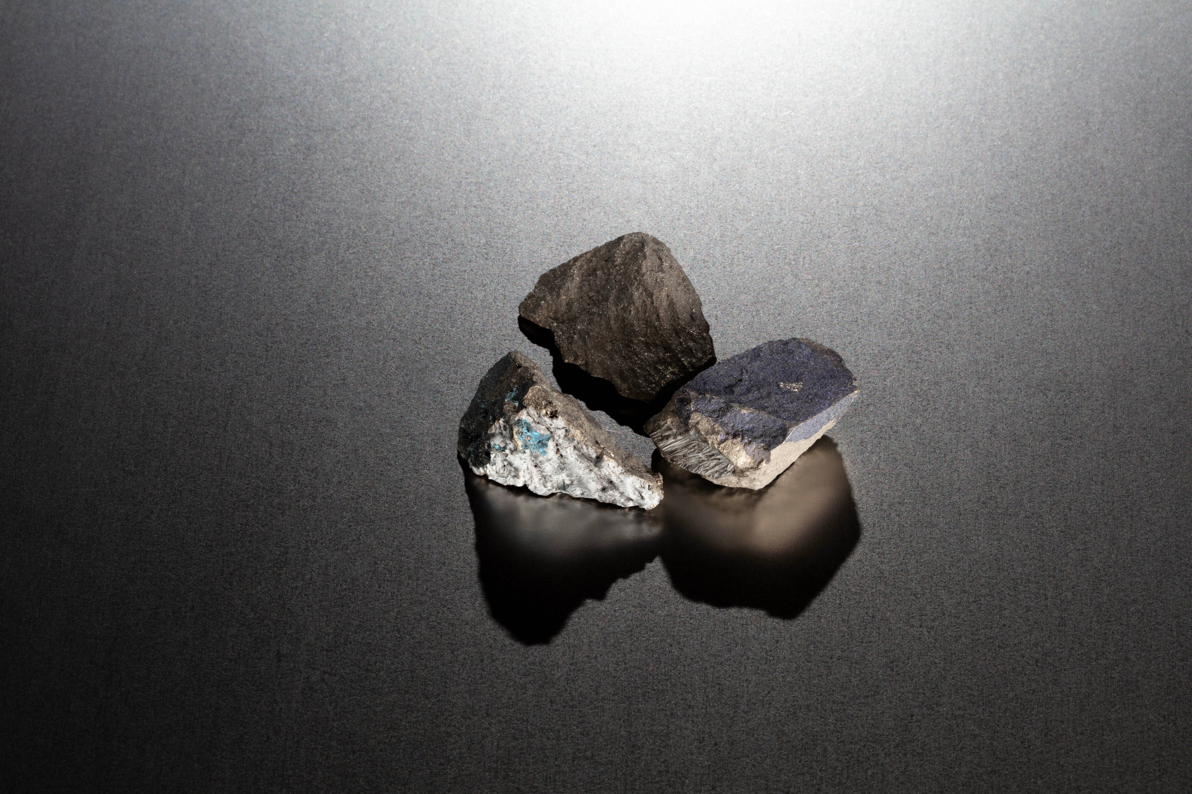 Rare earth metal pieces