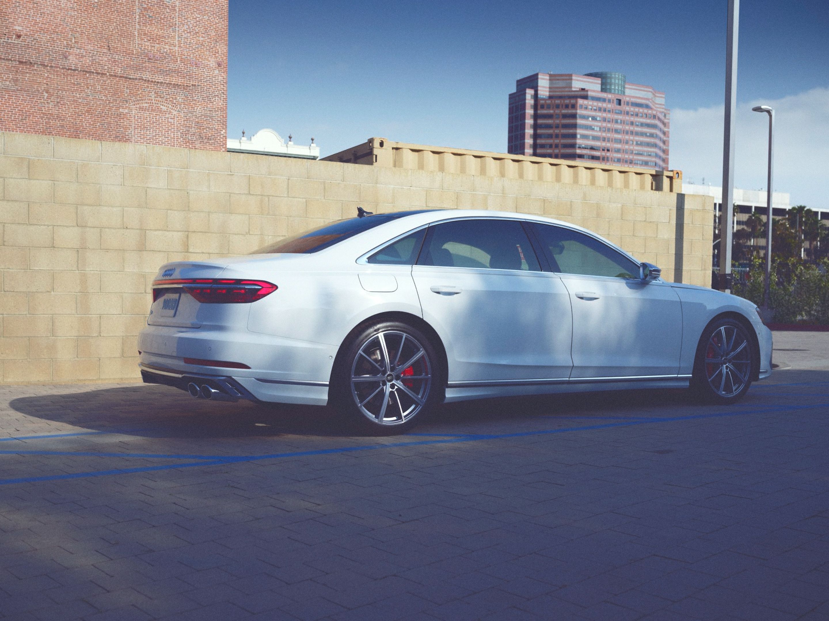 AUDI-S8_HEANDME-WEB_ 1.jpg