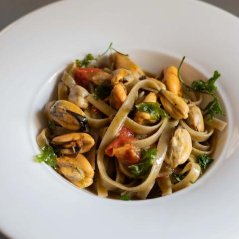 La Cucina - Linguine "Del Duca" alla Canapa con Cozze